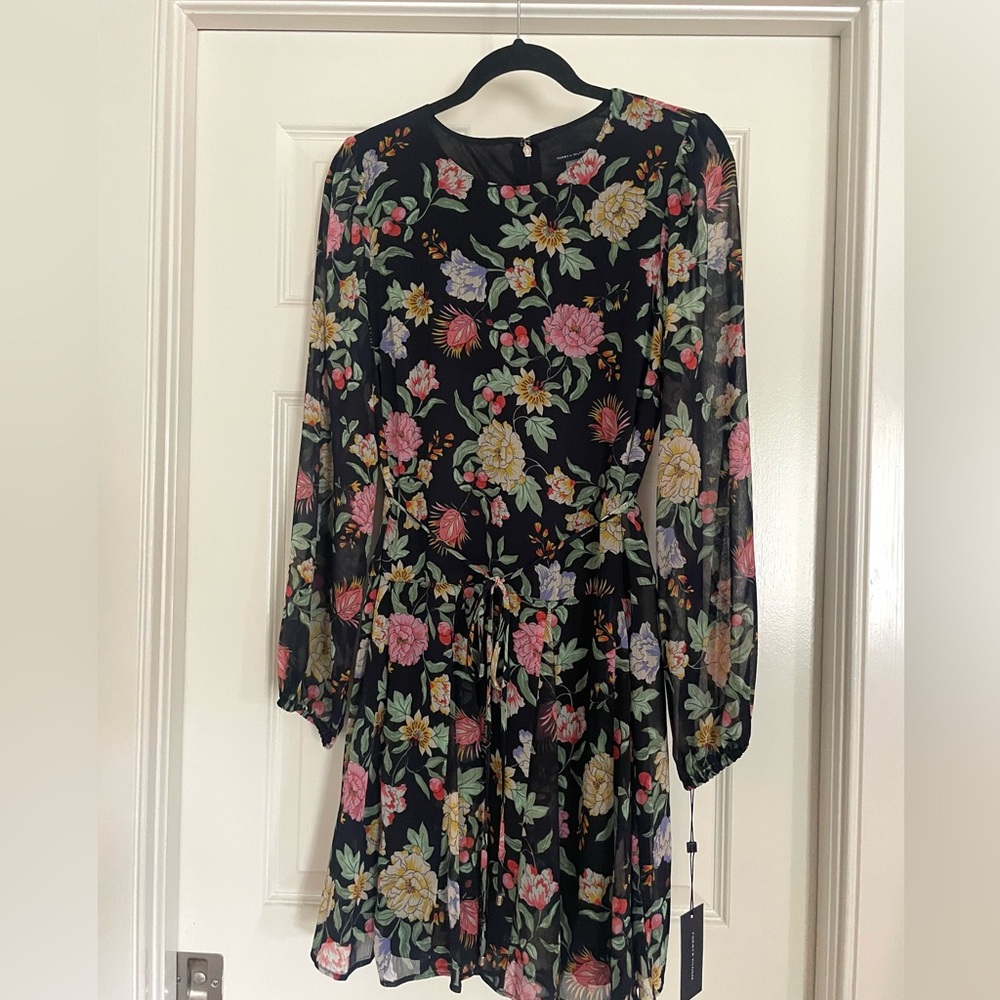 Tommy Hilfiger navy floral women’s dress size 8
